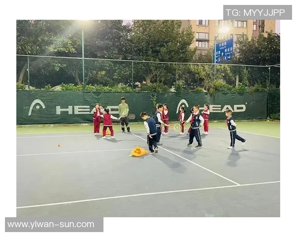 南京网球队在城市联赛中的个人能力展现与战术分析